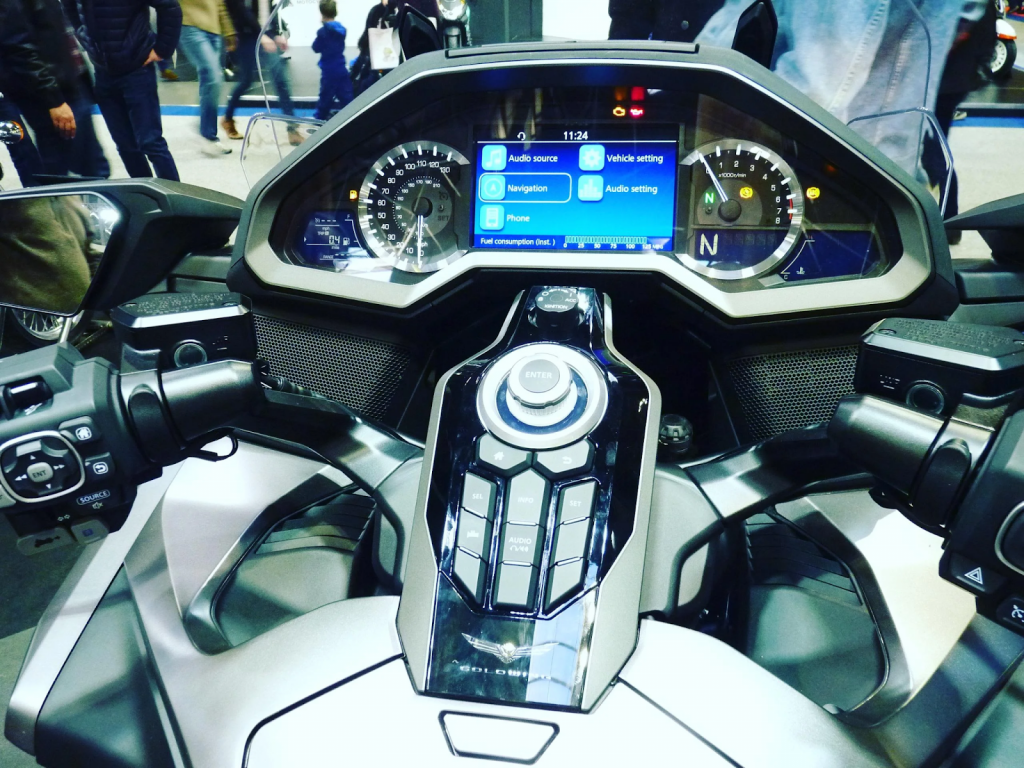 Add Carplay And Android Auto To Motorcycles