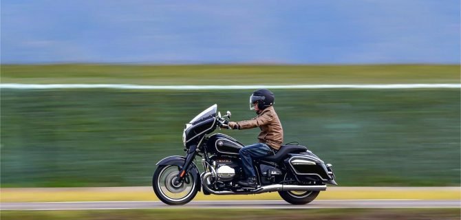 motorcycle-8366394_1280